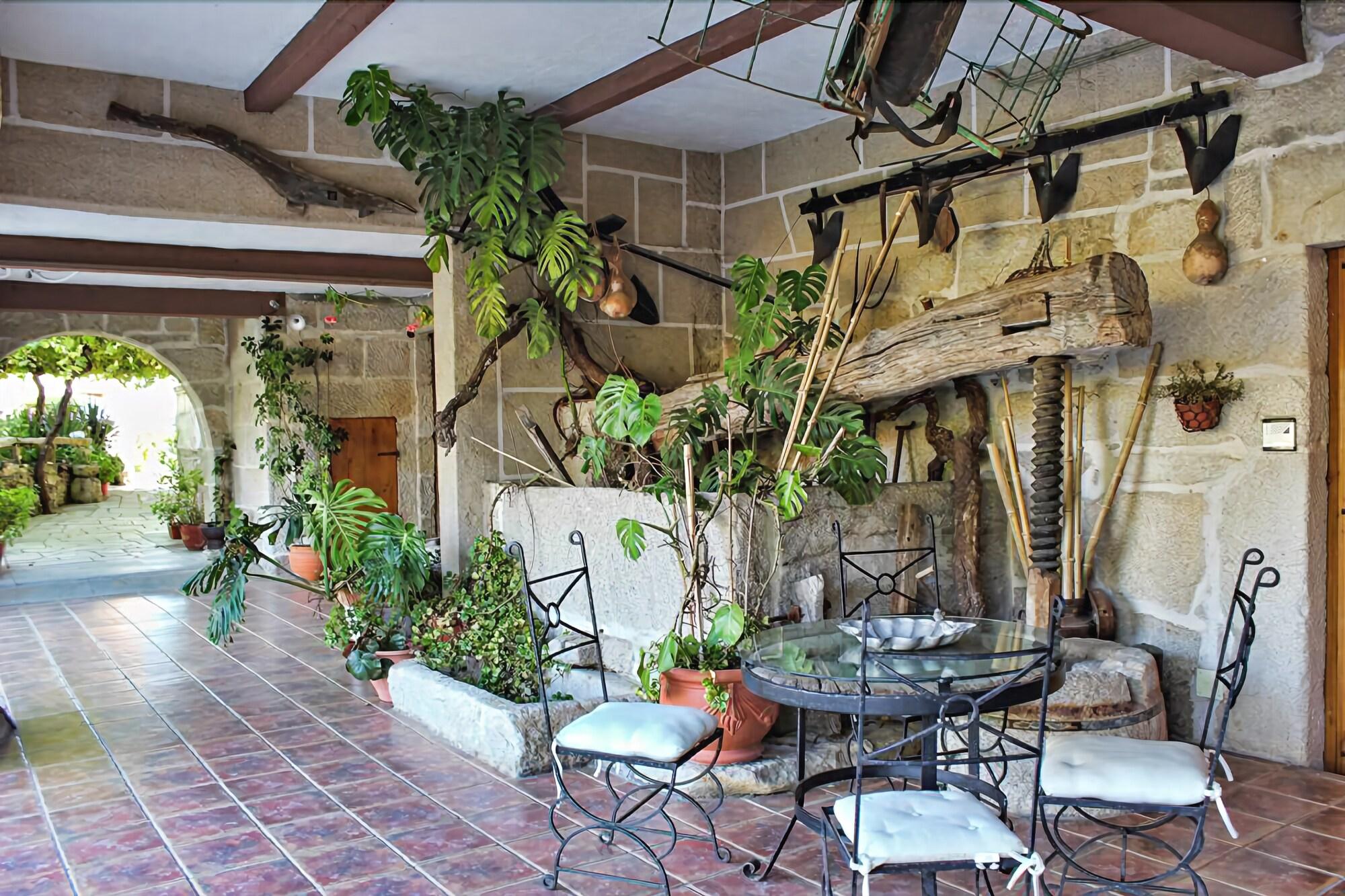 Casa Rural & Bodega "Os Areeiros"