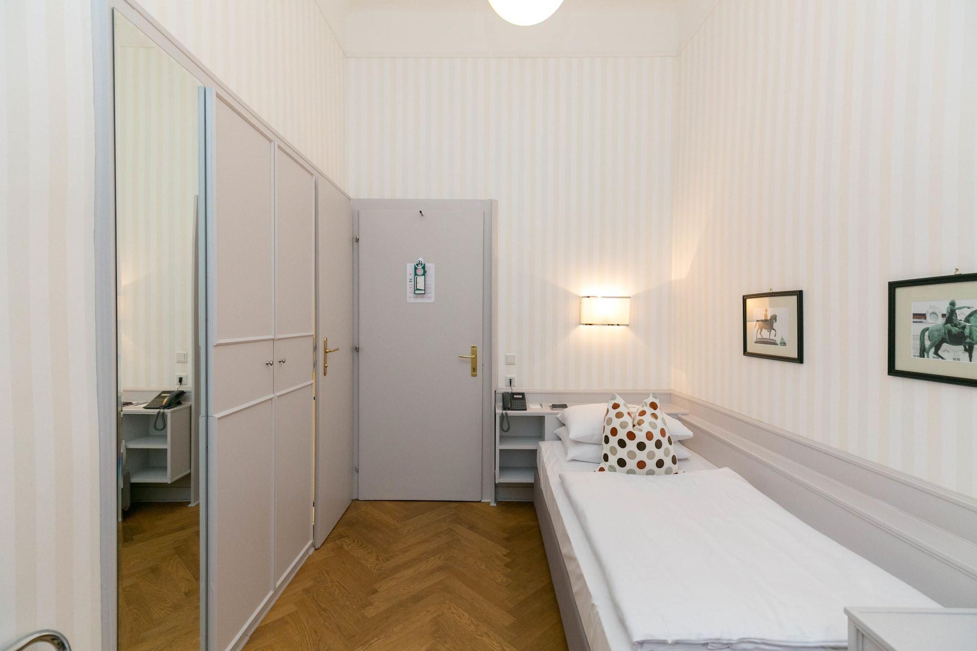 Kärntnerhof by null