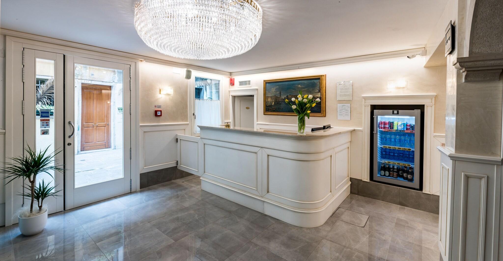 Hotel Guerrini Venezia - photo