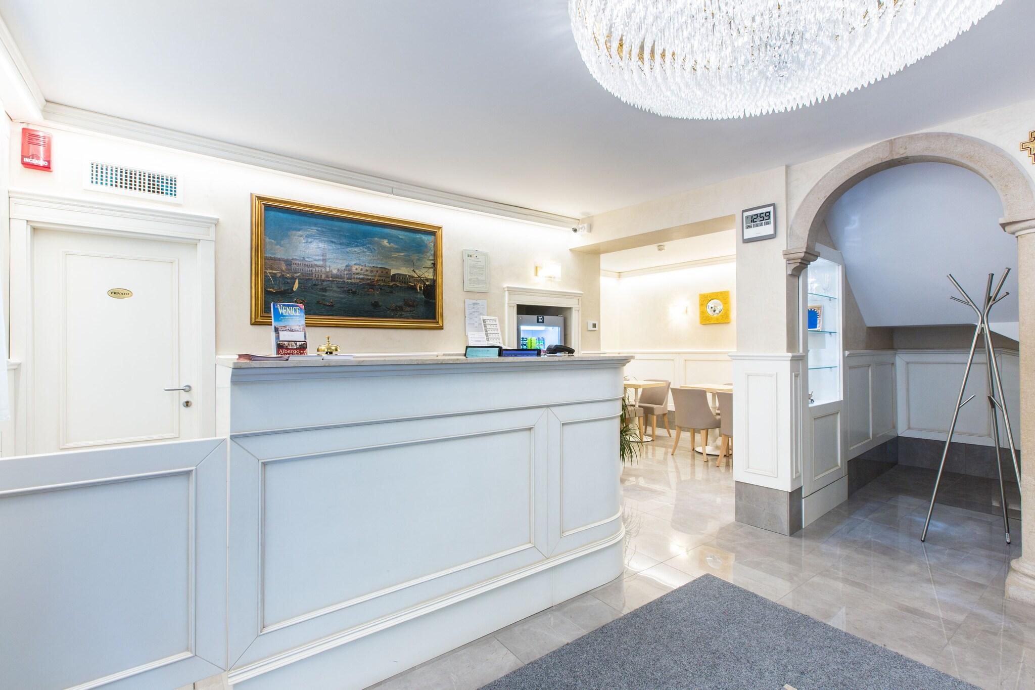 Hotel Guerrini Venezia - photo