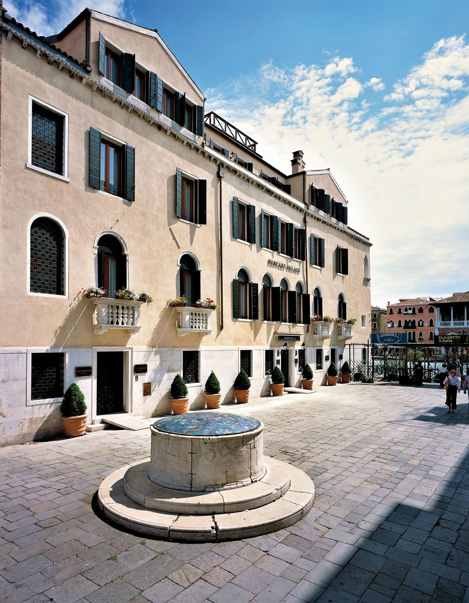 Foscari Palace - nuotrauka
