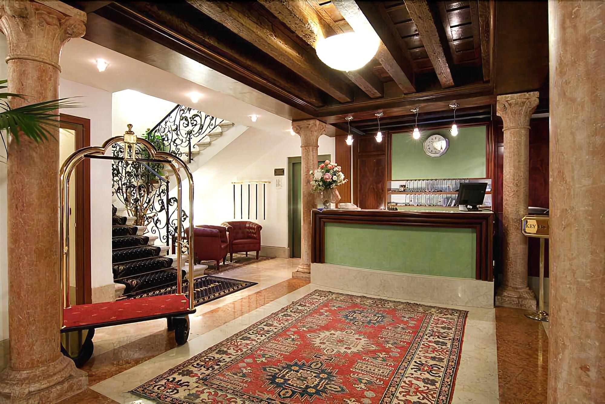 Foscari Palace - photo