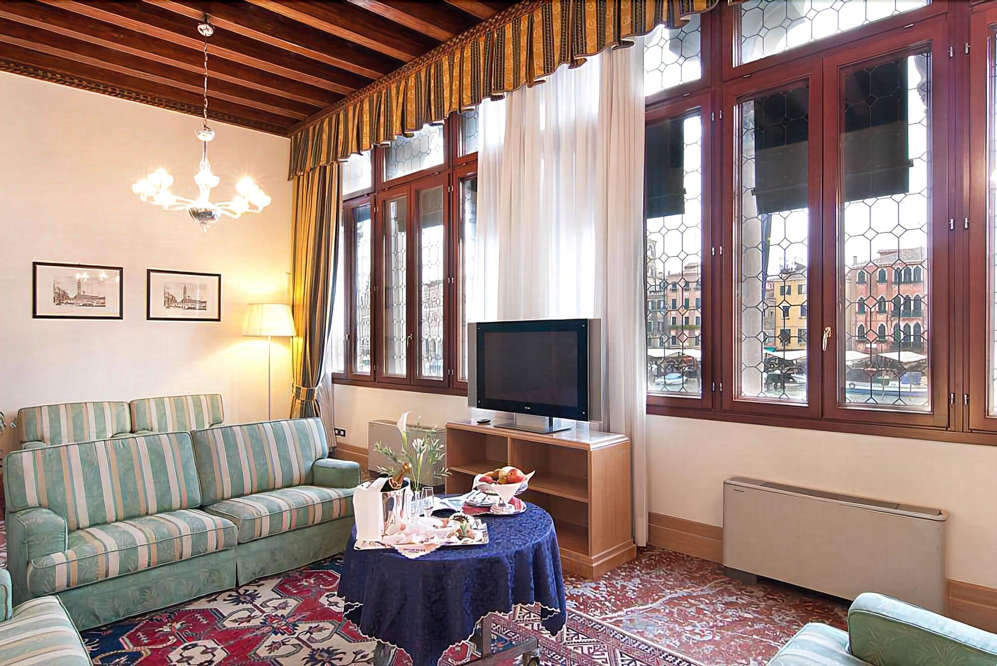 Foscari Palace - photo