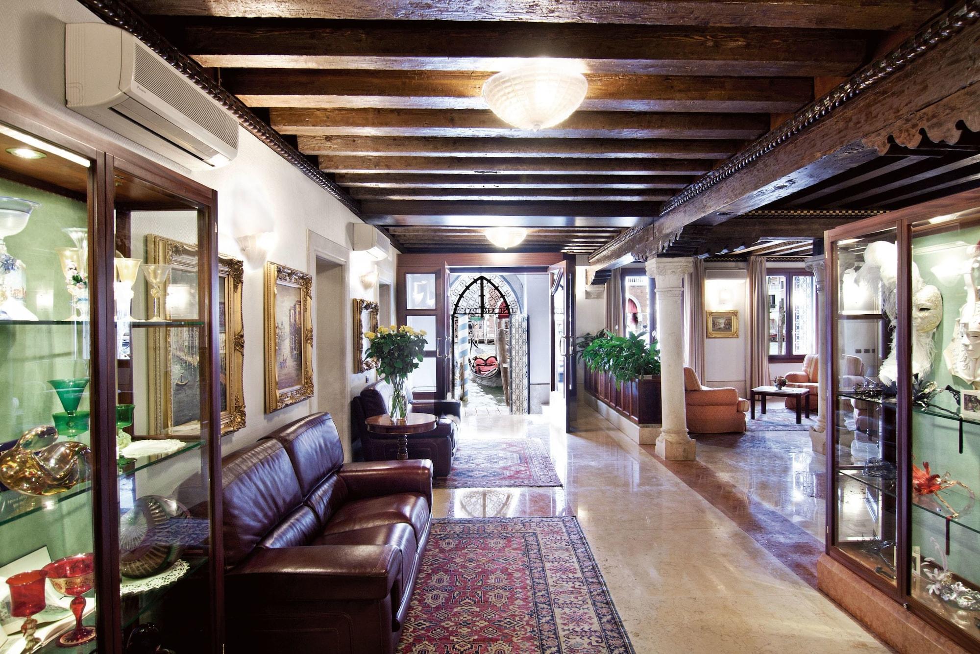 Foscari Palace - photo