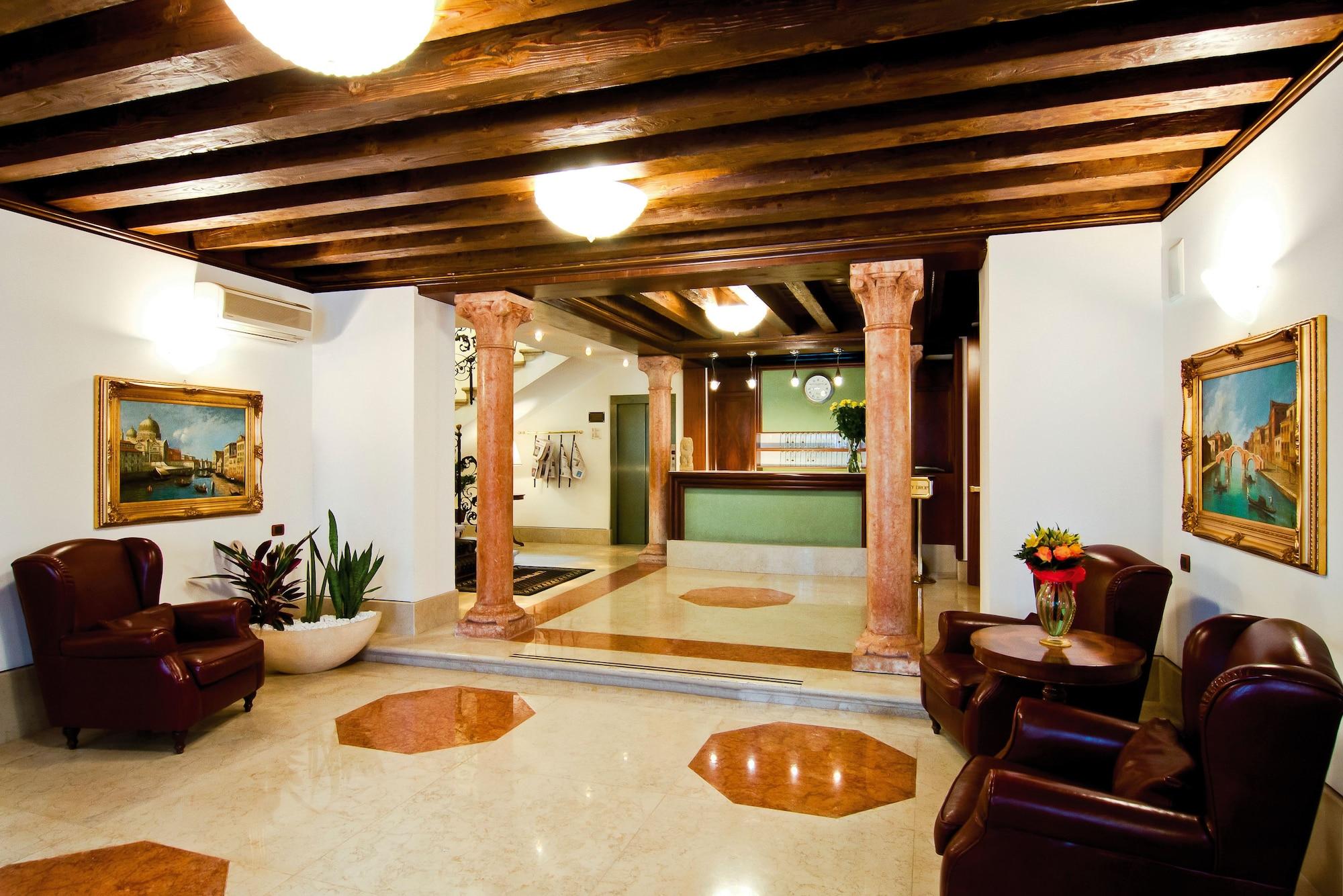 Foscari Palace - photo