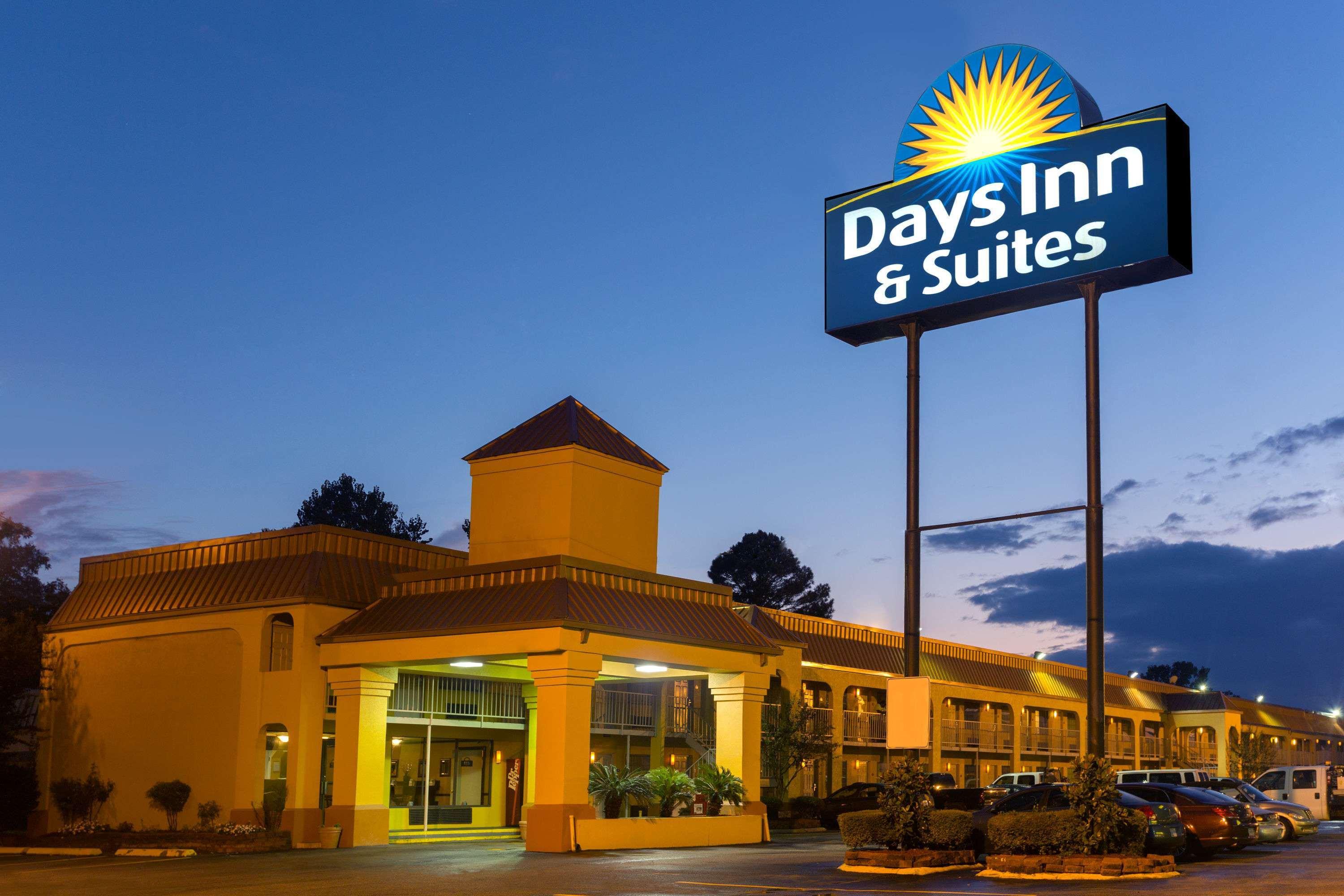 Days Inn & Suites by Wyndham Vicksburg image