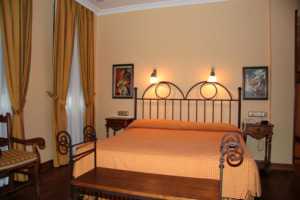 Hostal París by null