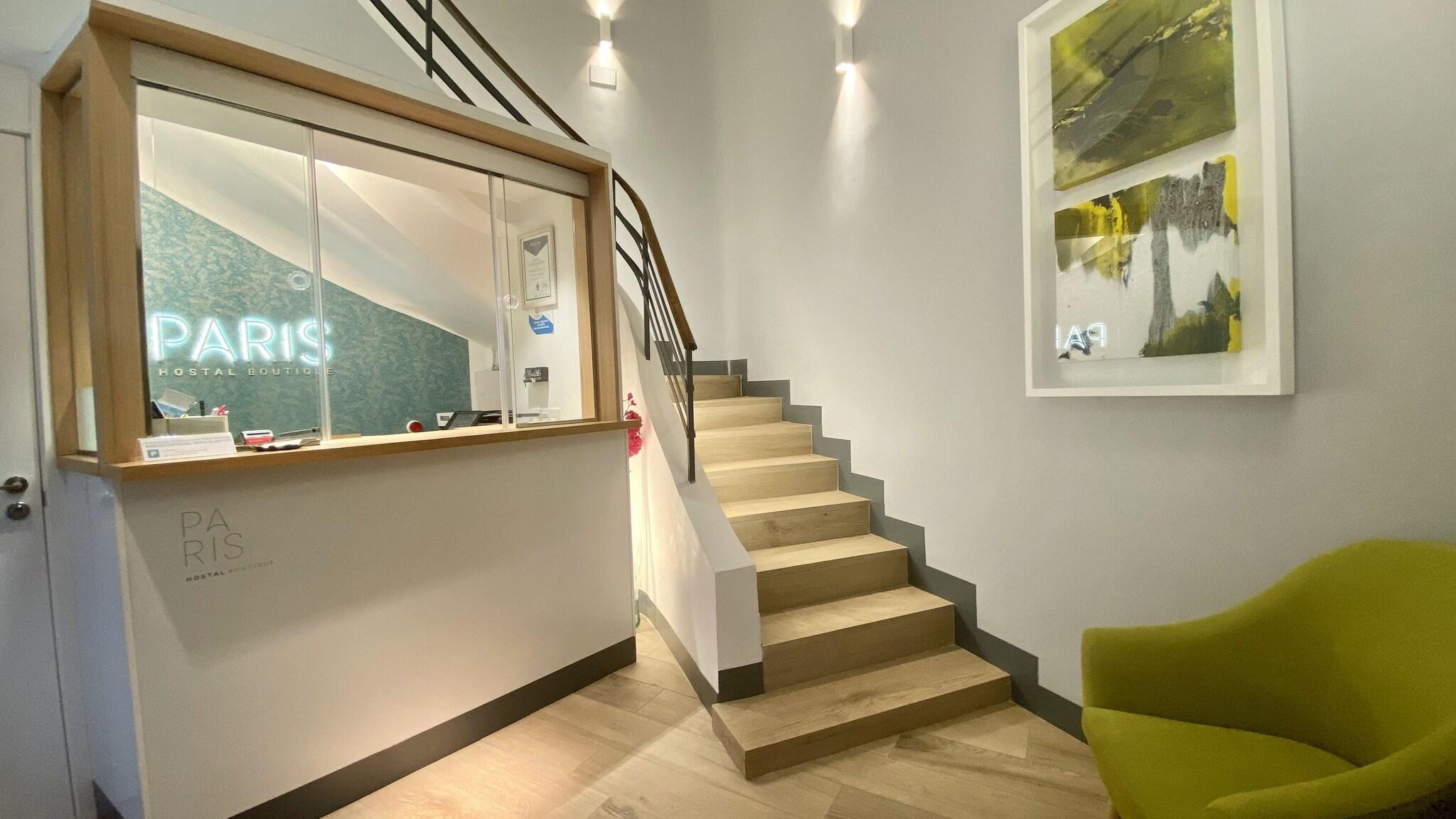 Hostal París by null