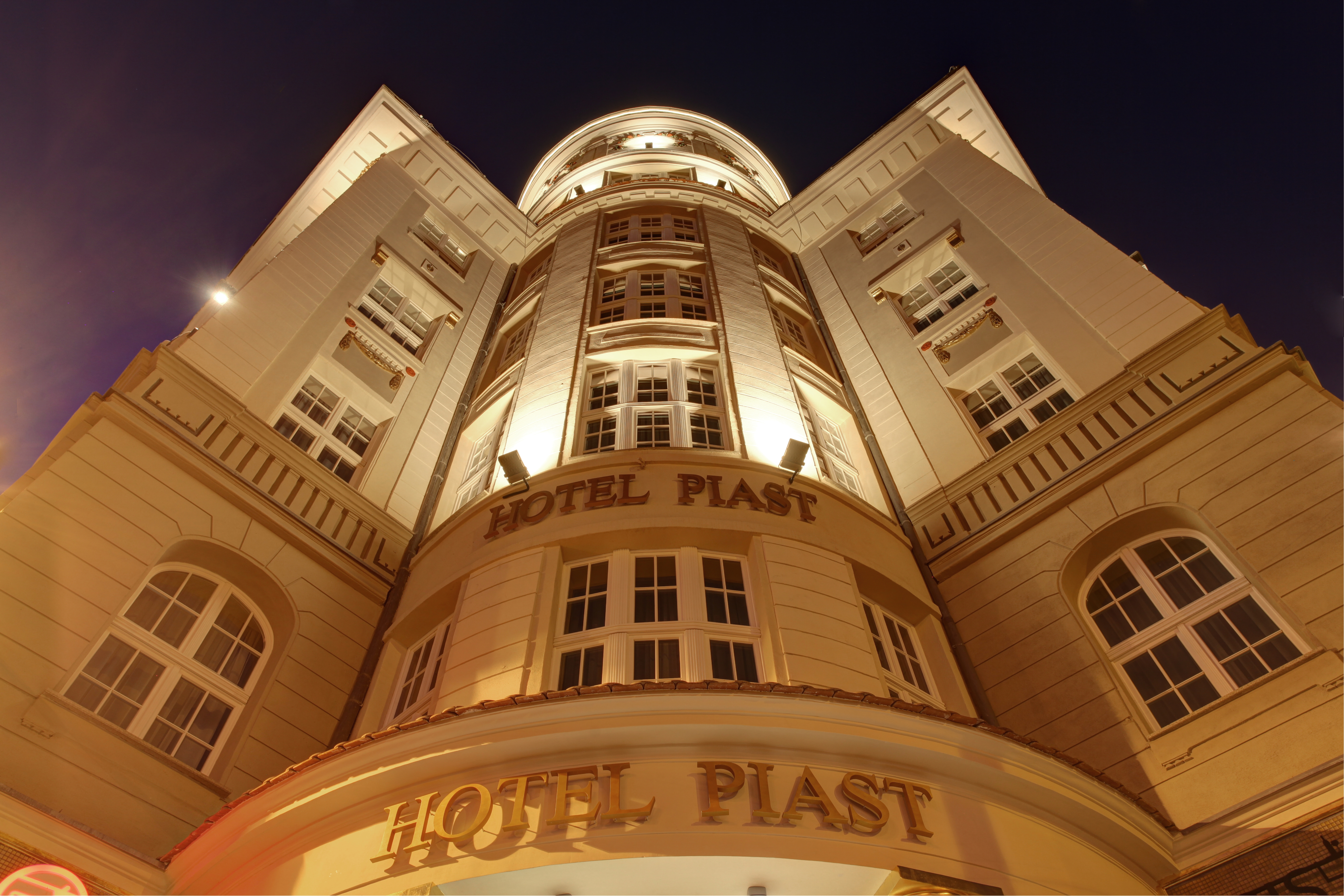 Piast Hotel - фото