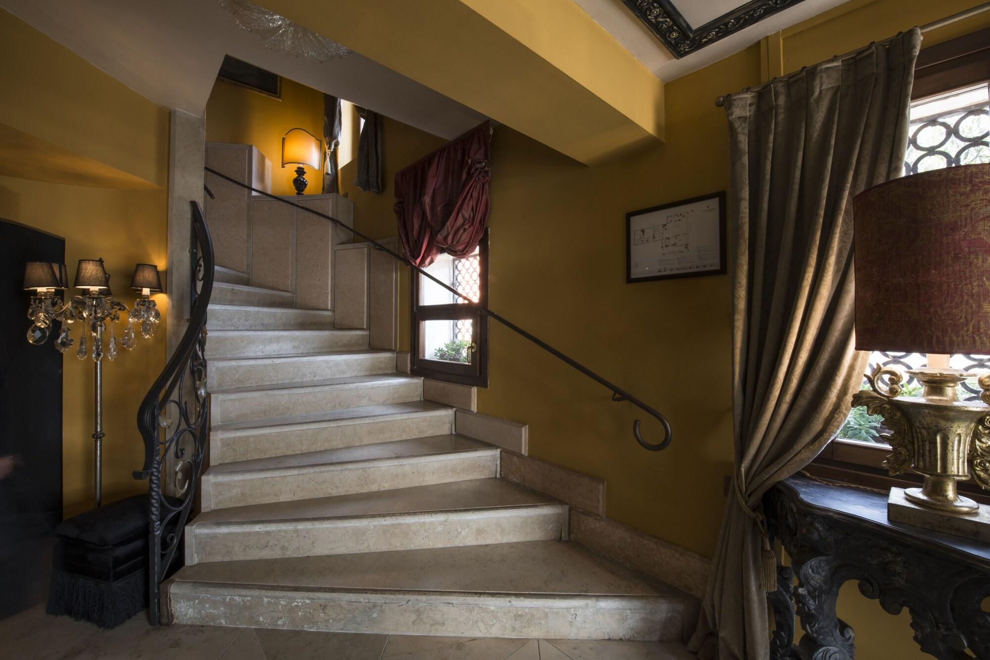 La Calcina Suites - photo