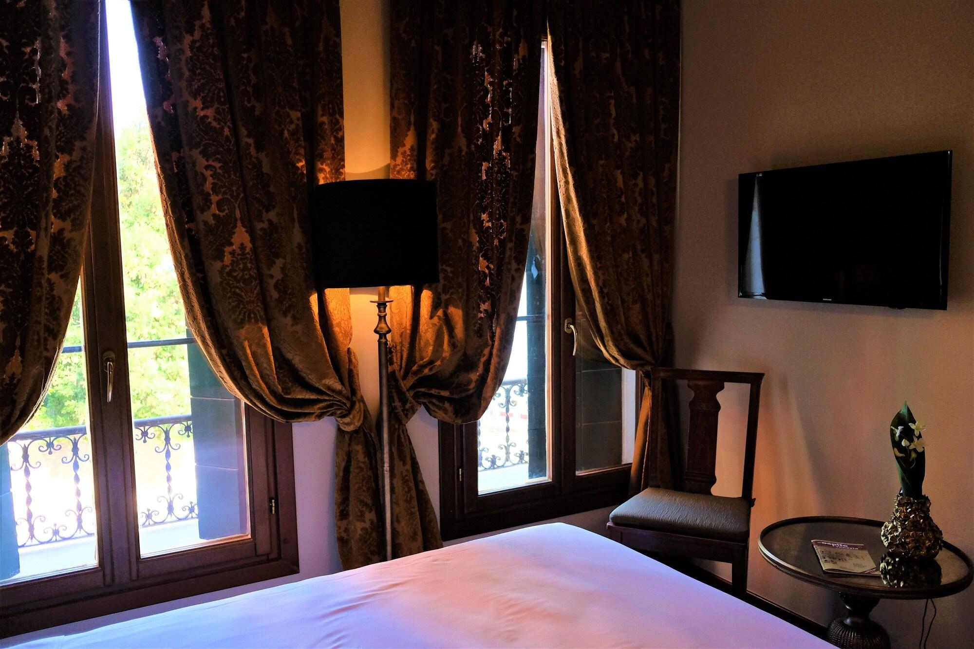 Hotel La Calcina by null