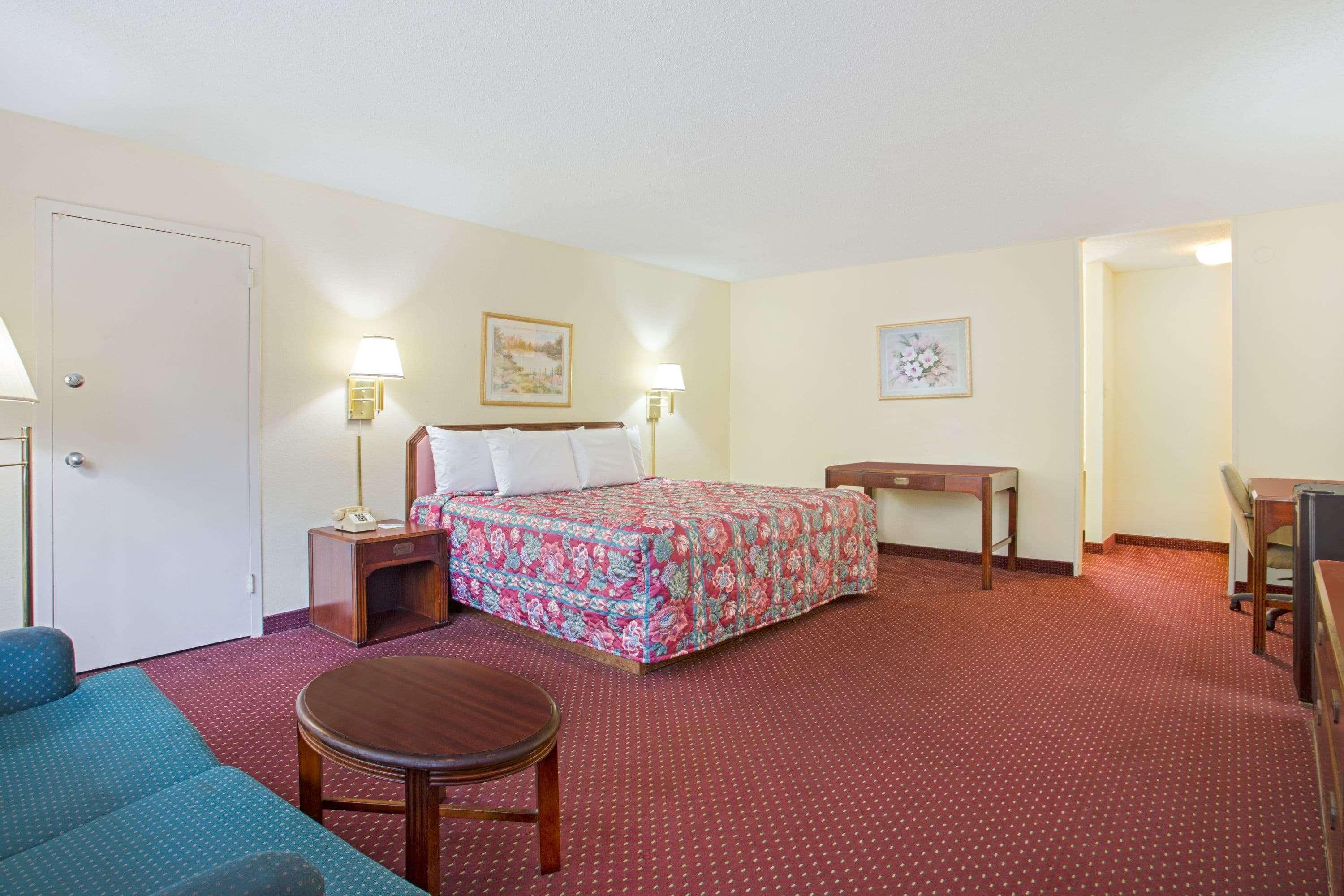 Triple room