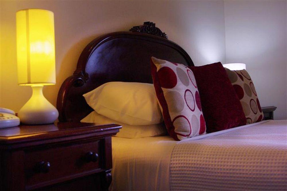 The Hotel Shamrock by null
