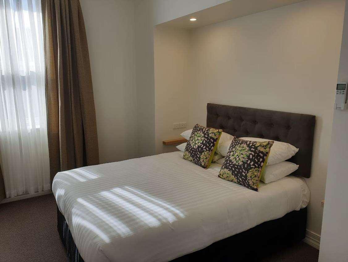 The Hotel Shamrock by null