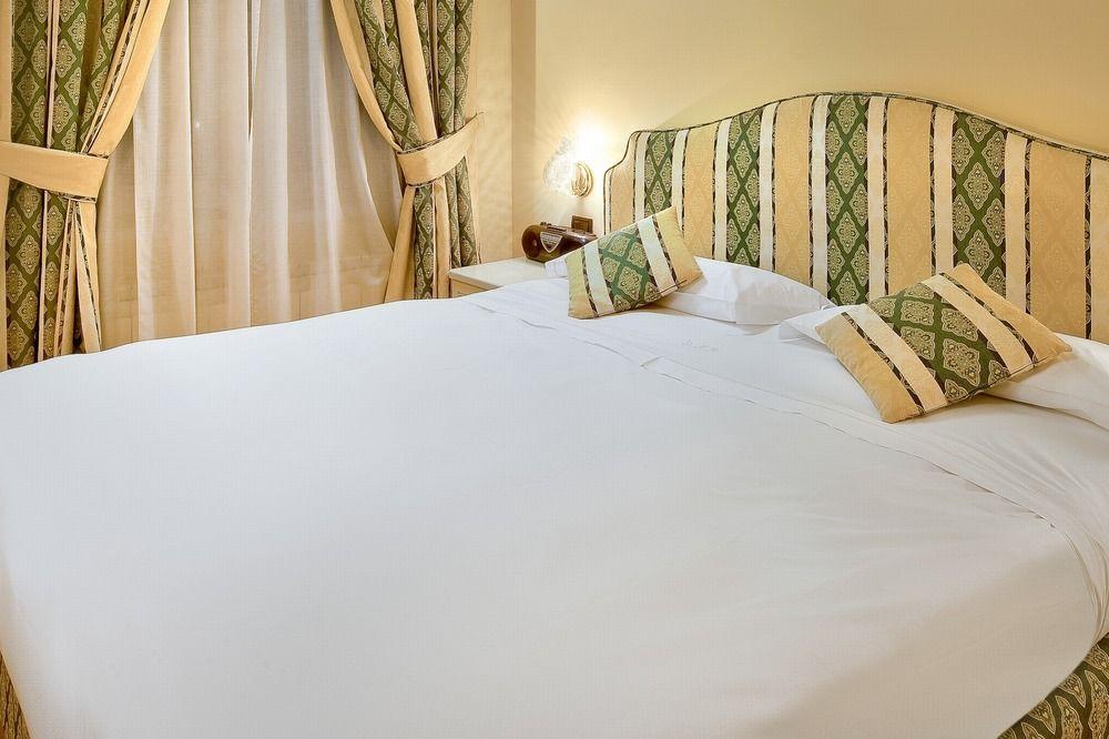 Residence Hotel St. Andrew's Palace Warsaw by null