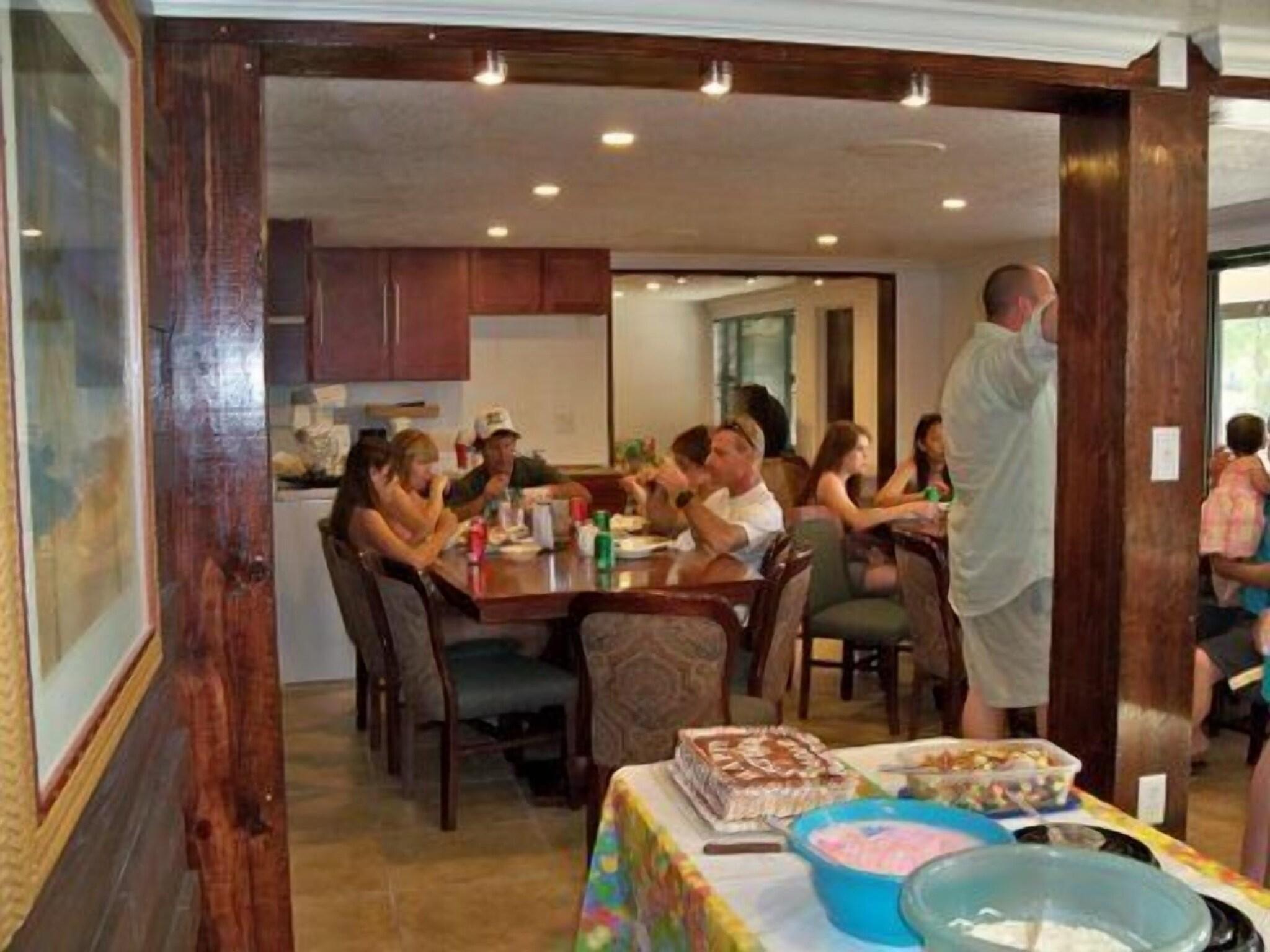 Lake Roy Beach Inn