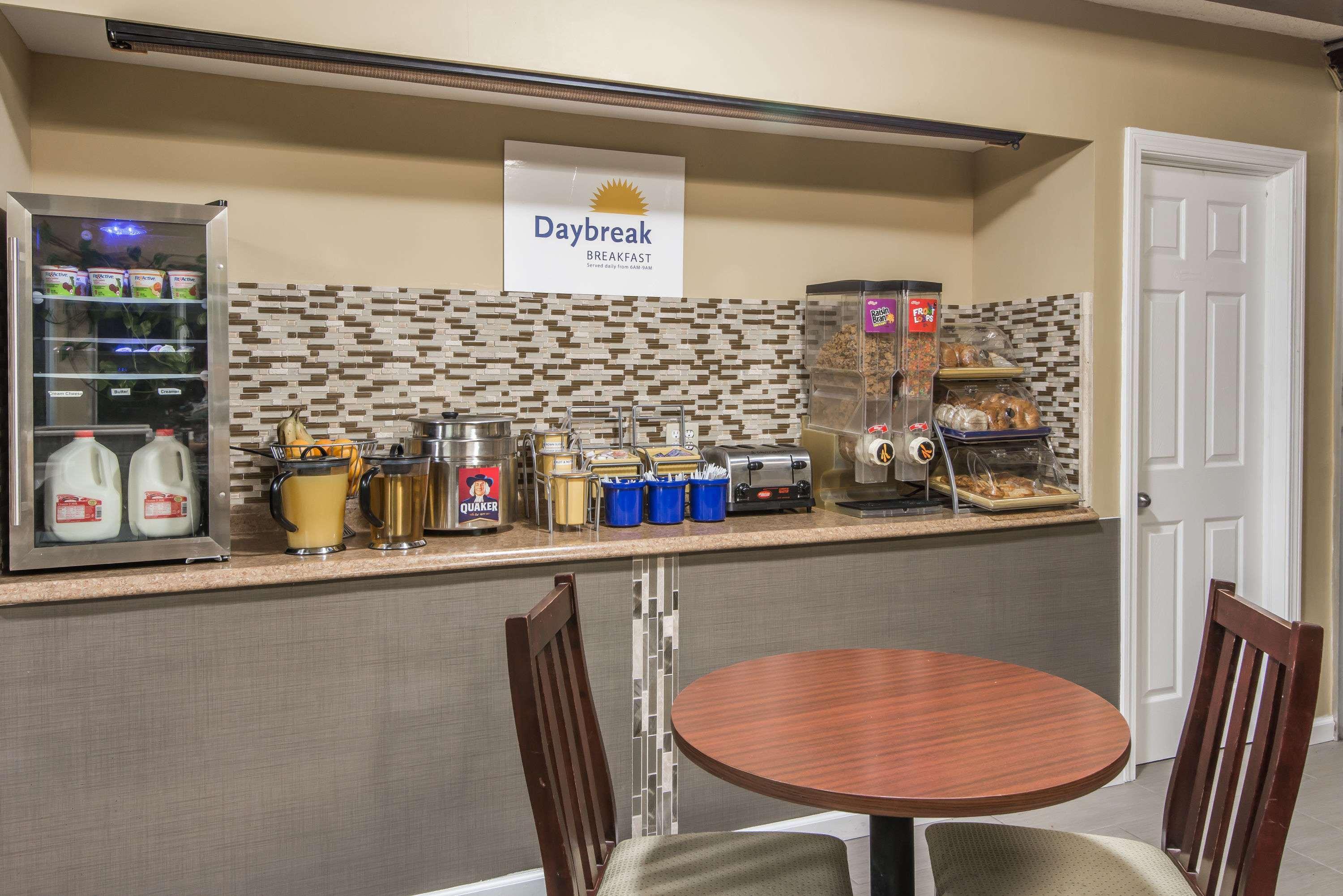 Days Inn by Wyndham Vernon