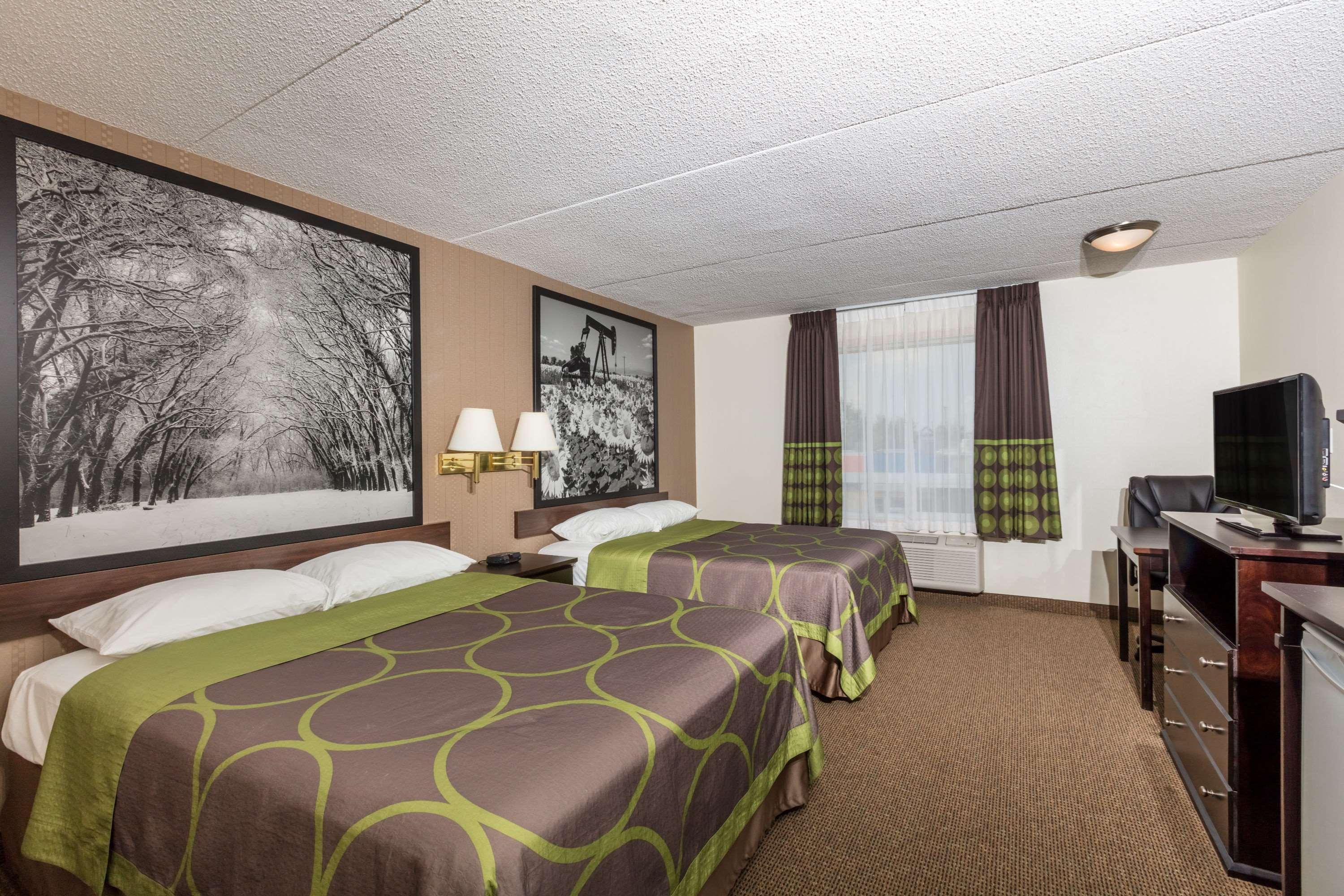 Super 8 By Wyndham Edson