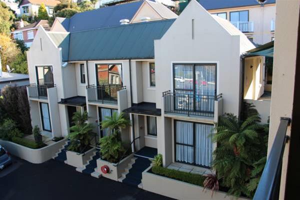 Motel On York by null