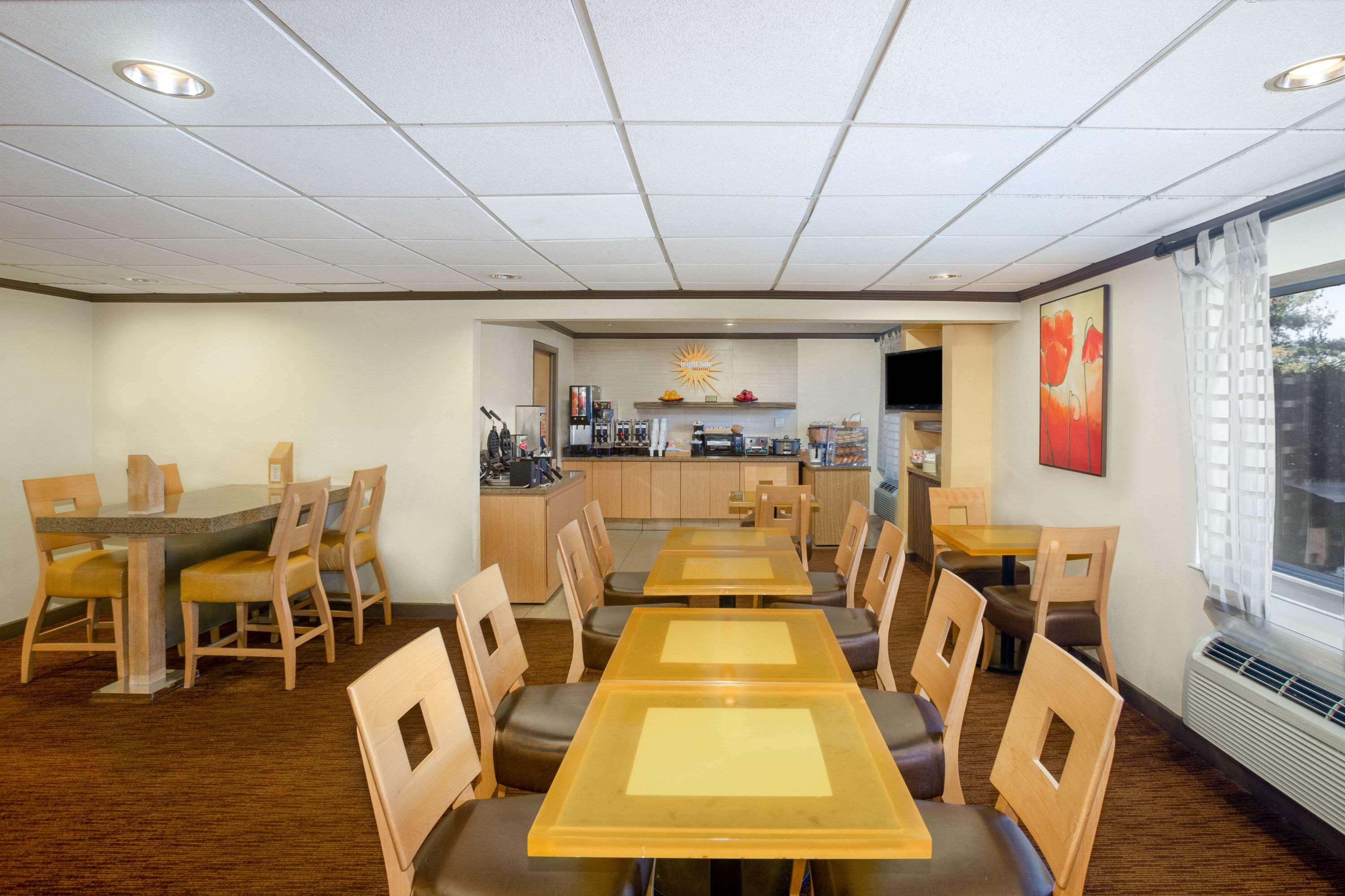 La Quinta Inn & Suites Springdale