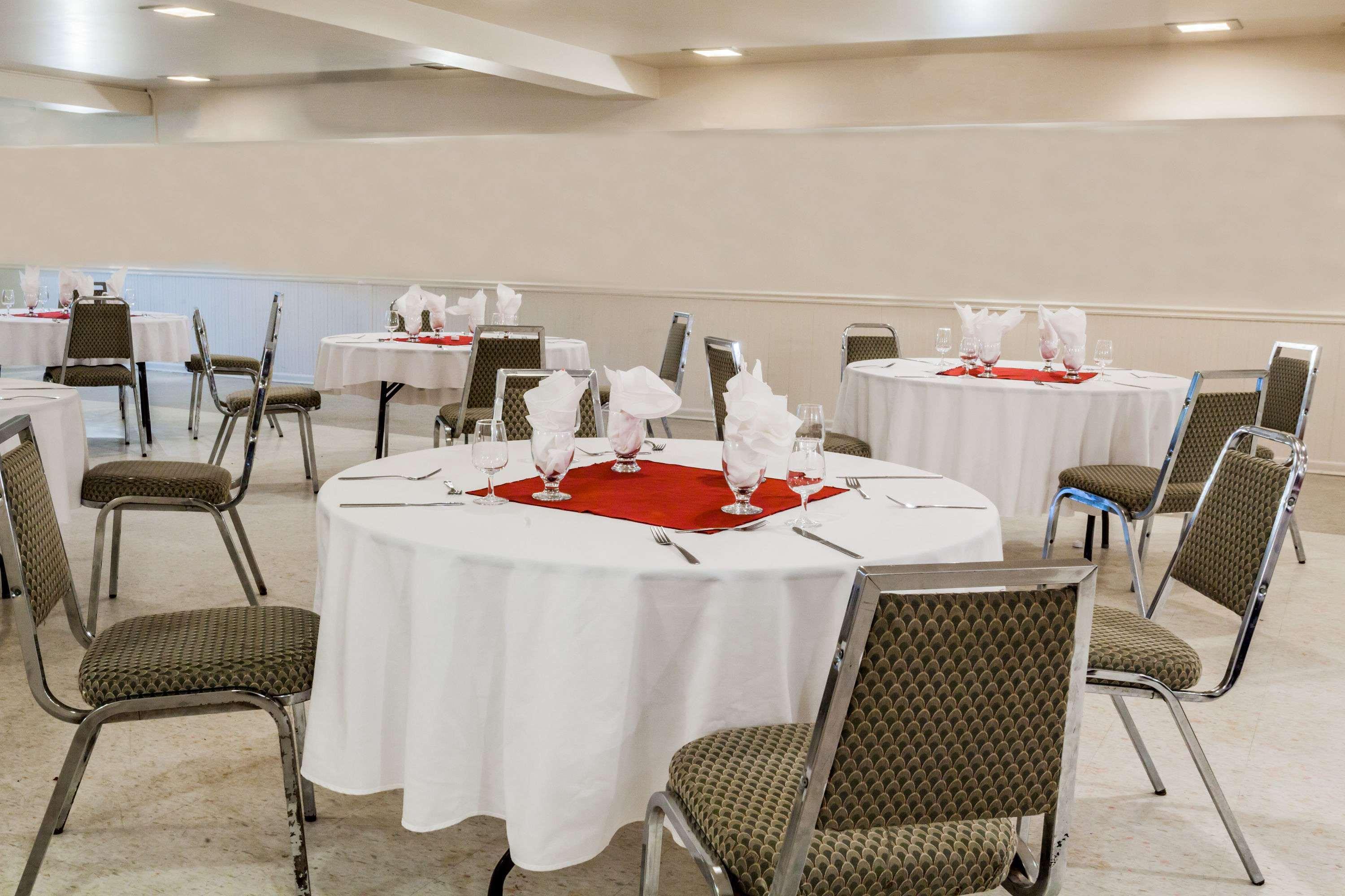 Super 8 By Wyndham Kirkland Lake