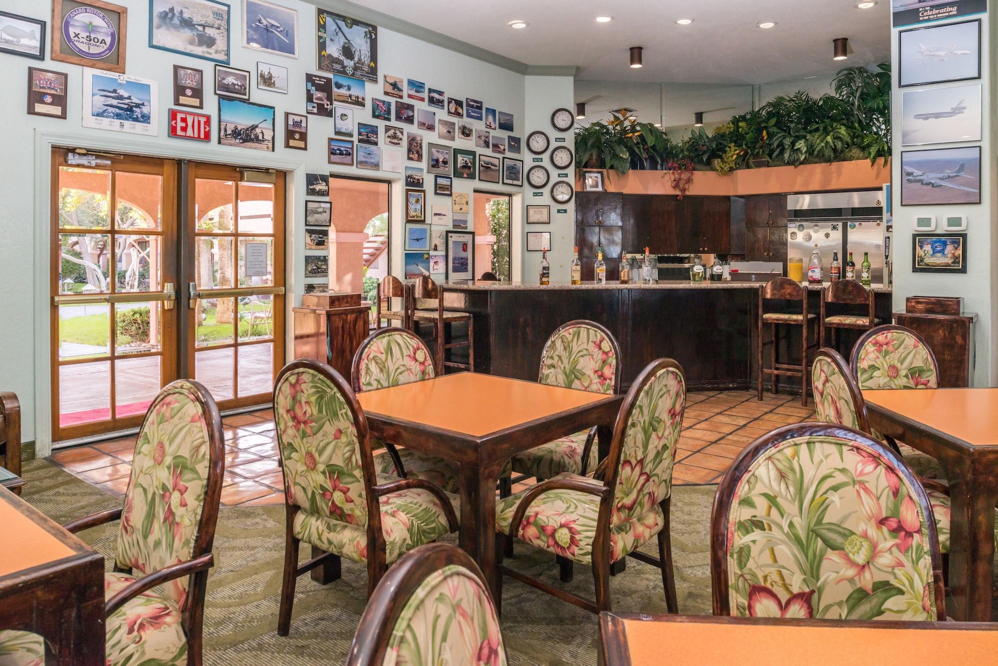 La Fuente Inn & Suites by null