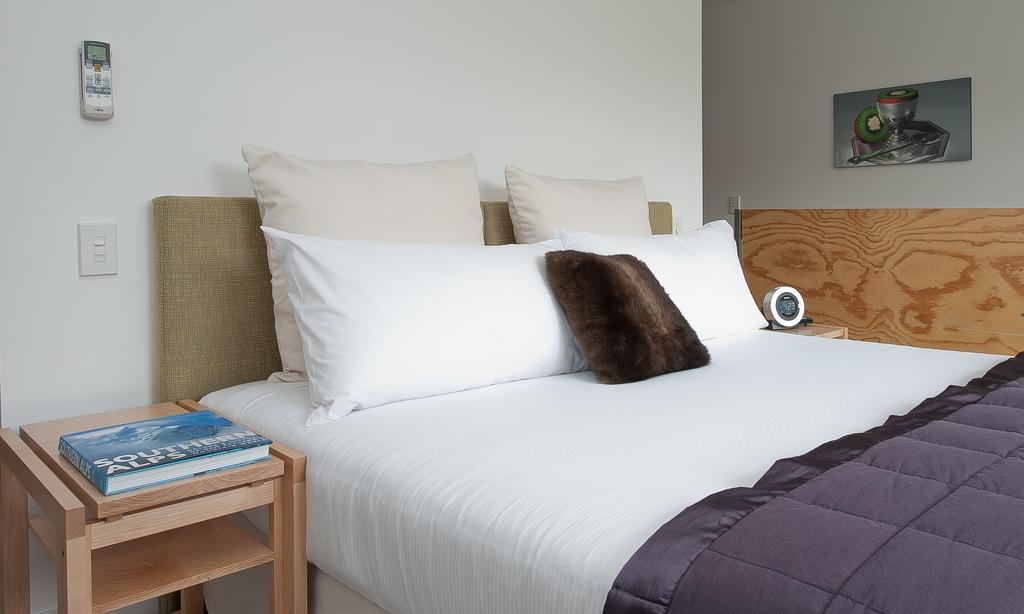 The Arrow Hotel by null