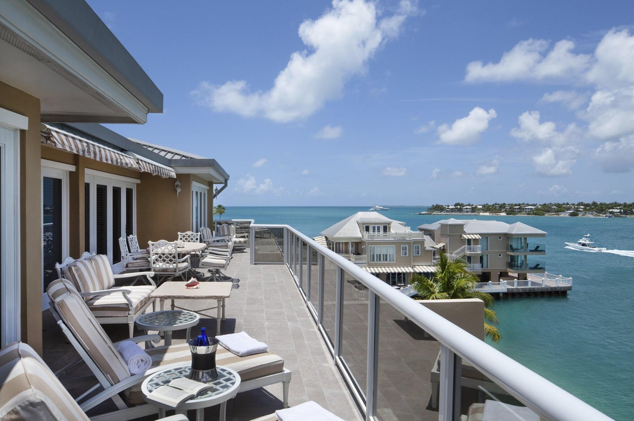 Pier House Resort & Spa by null