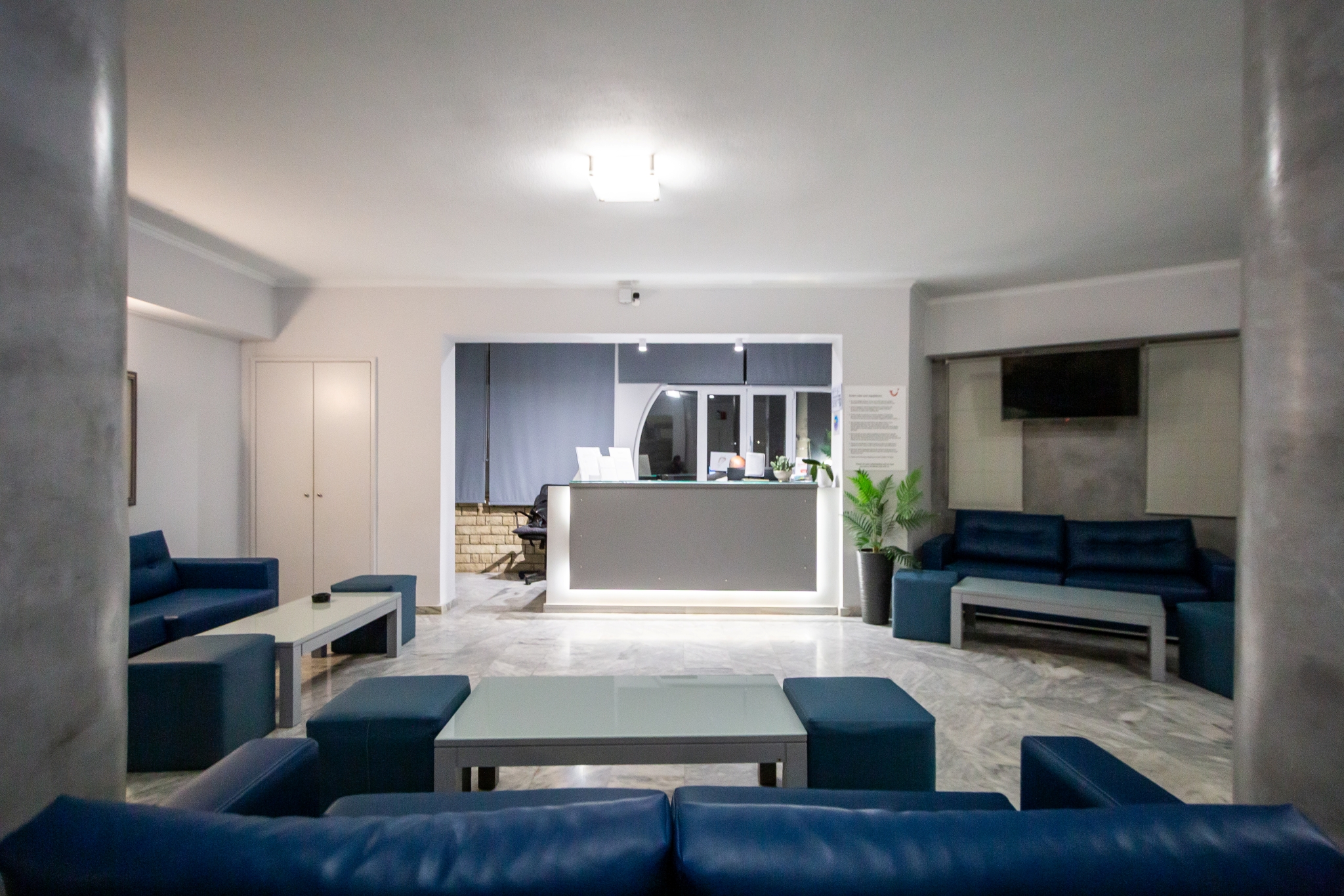 Vivian Hotel - фото