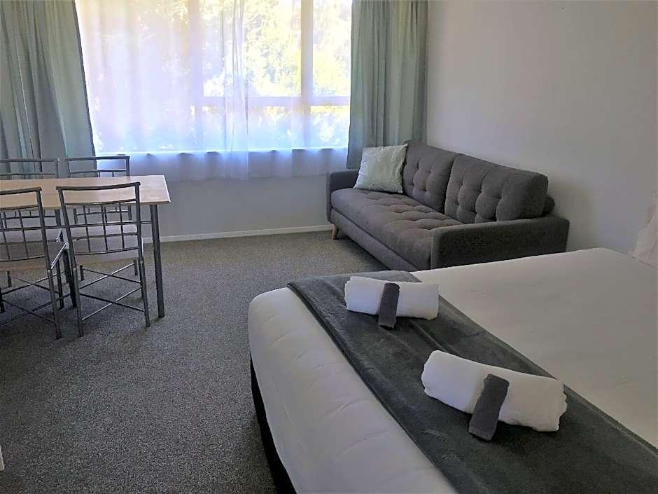 Fairway Motel and Apartments