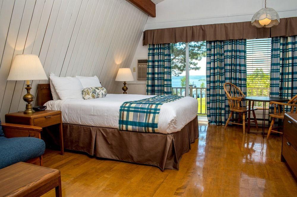 Silver Dart Lodge by null