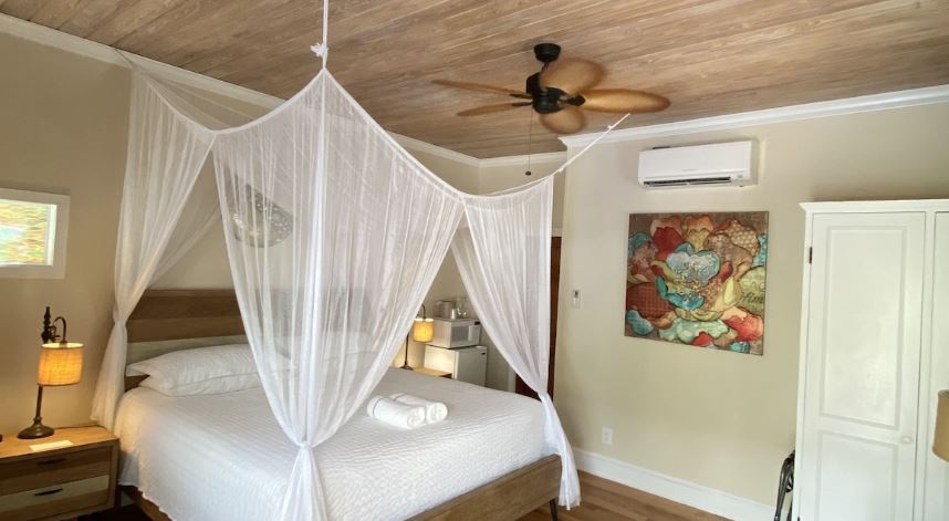 The Guesthouses at Southernmost Beach Resort – Avalon Bed and Breakfast - RECENTLY RESTORED by null