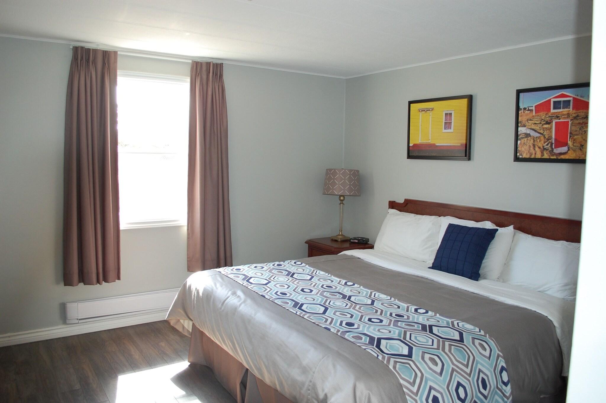 Edge of the Avalon Inn by null