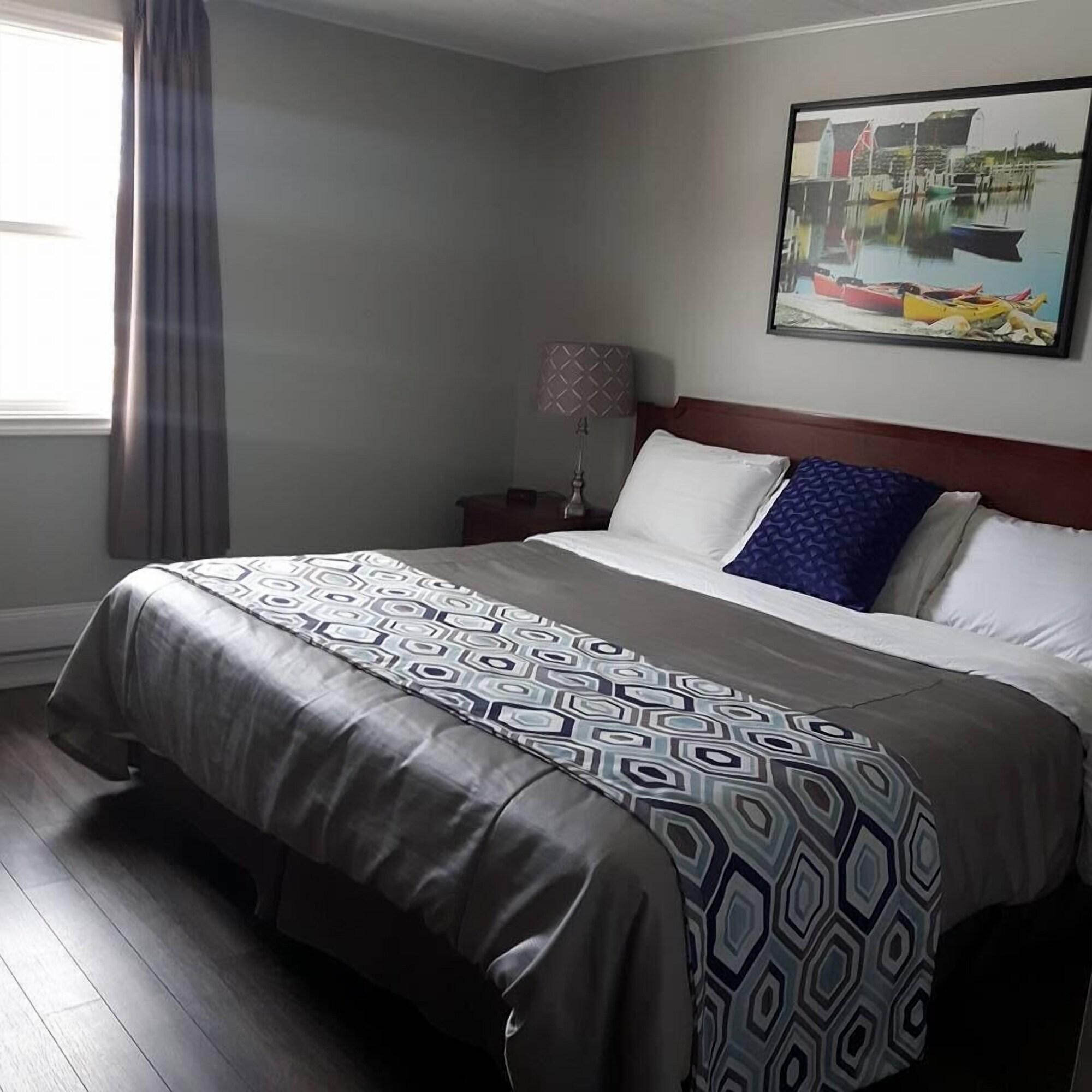 Edge of the Avalon Inn by null