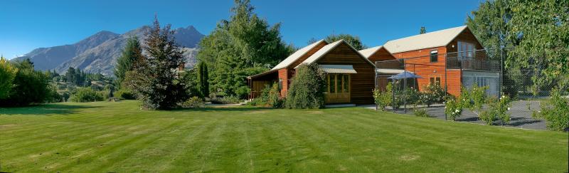 Manata Homestead & Lodge