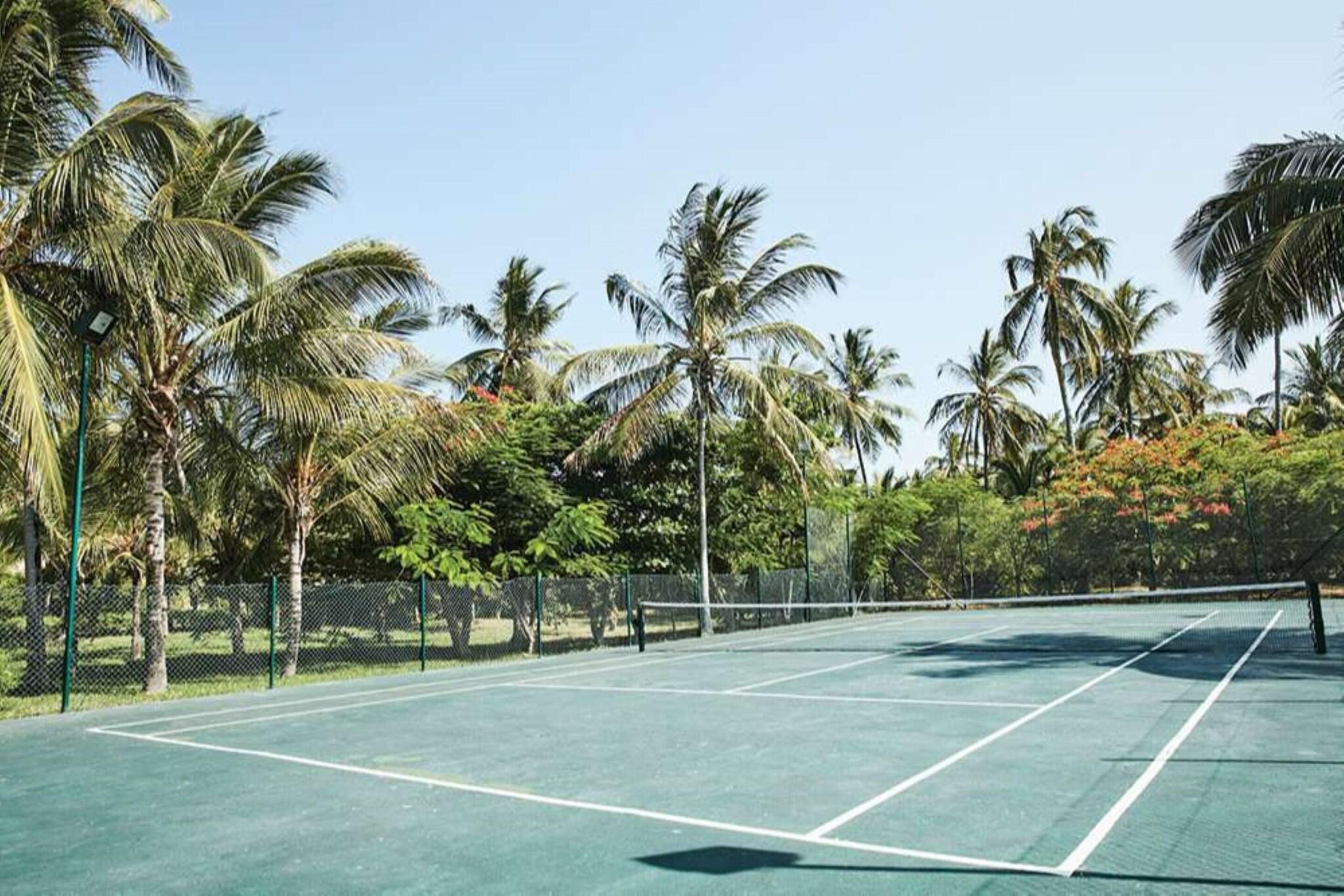 Breezes Beach Club & Spa