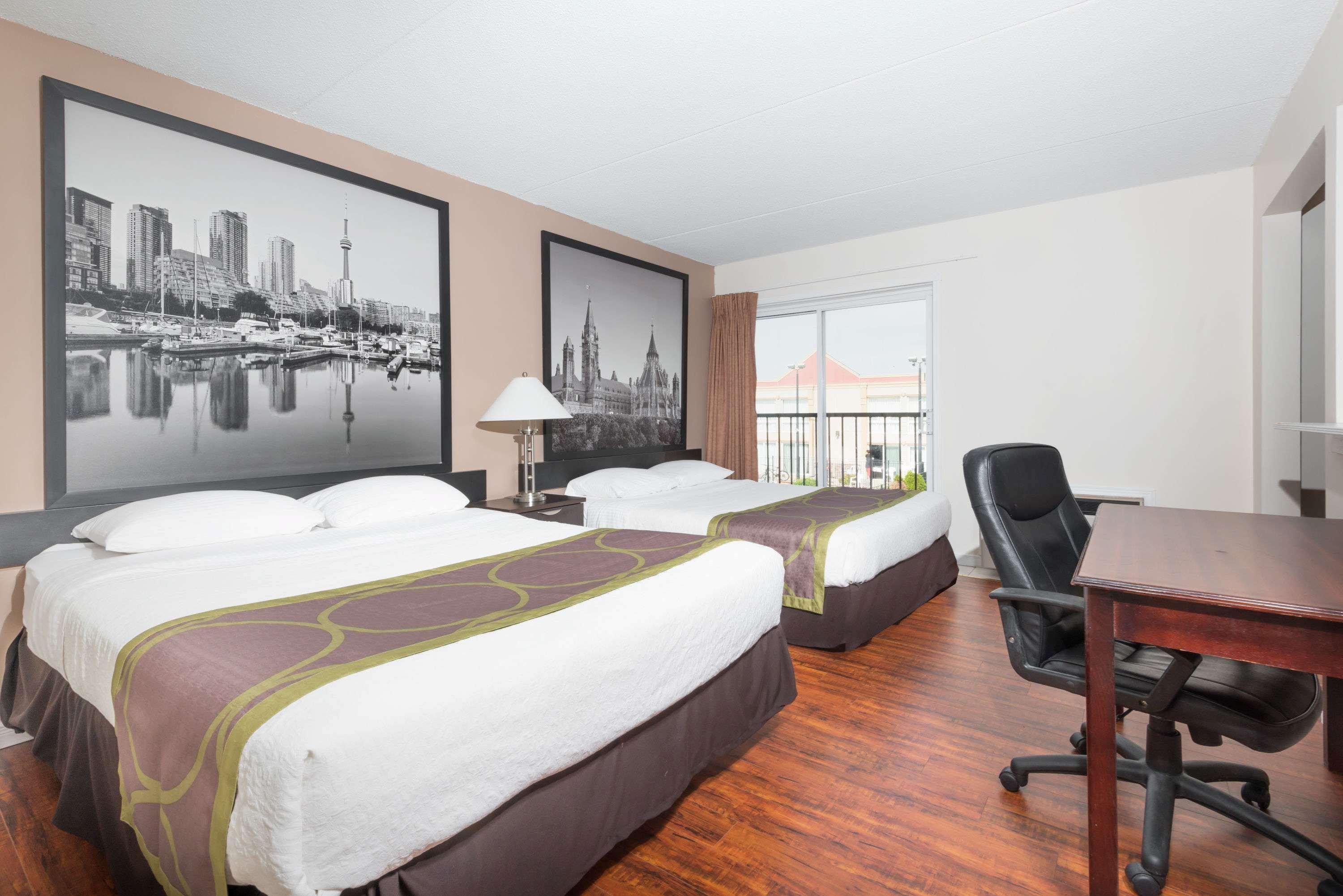 Super 8 By Wyndham Cambridge/Kitchener/Waterloo Ar