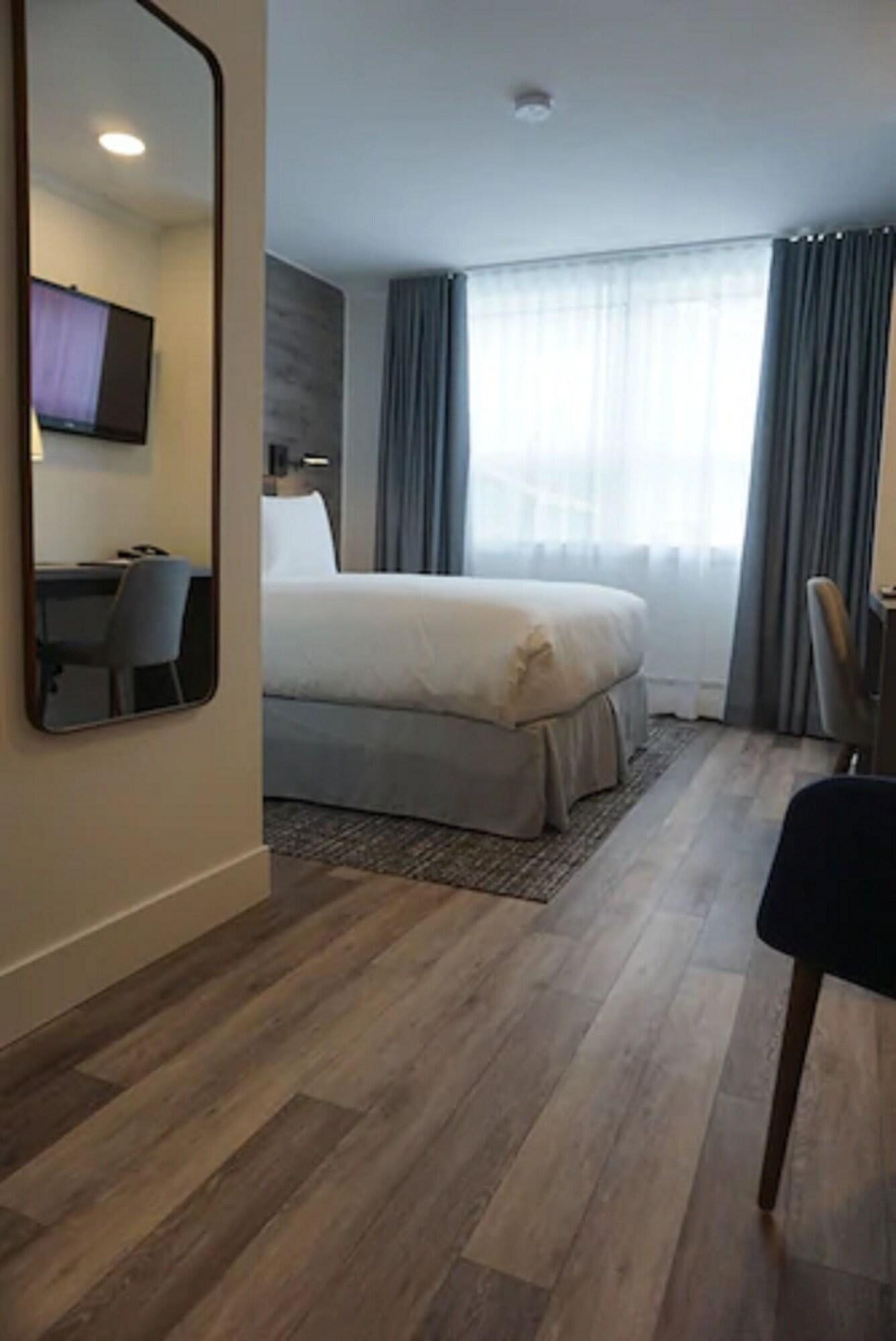 The Hotel on Pownal by null