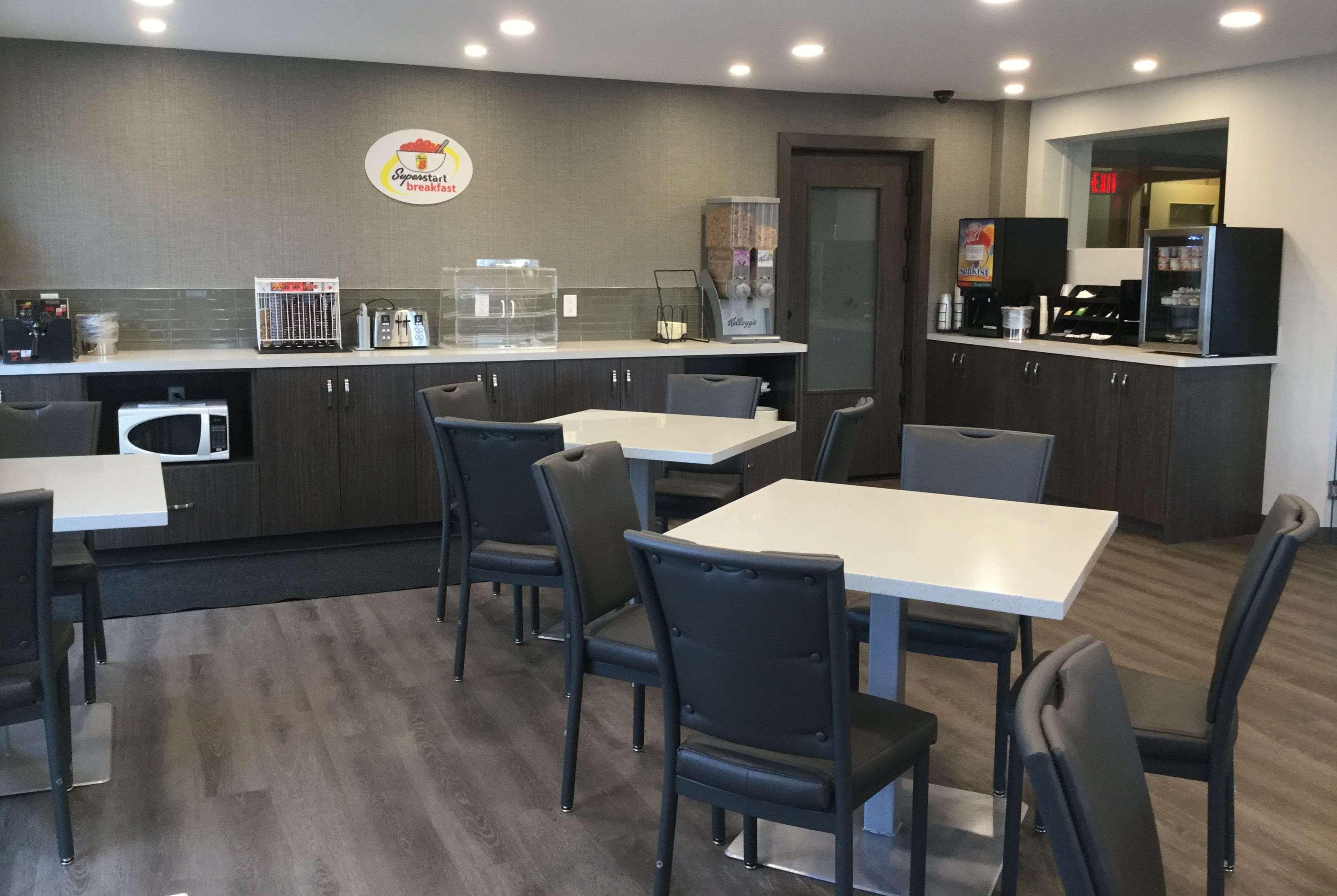 Super 8 by Wyndham Lethbridge
