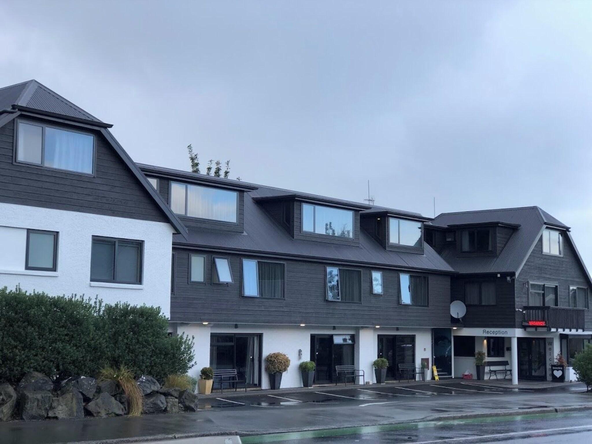 Commodore Motels