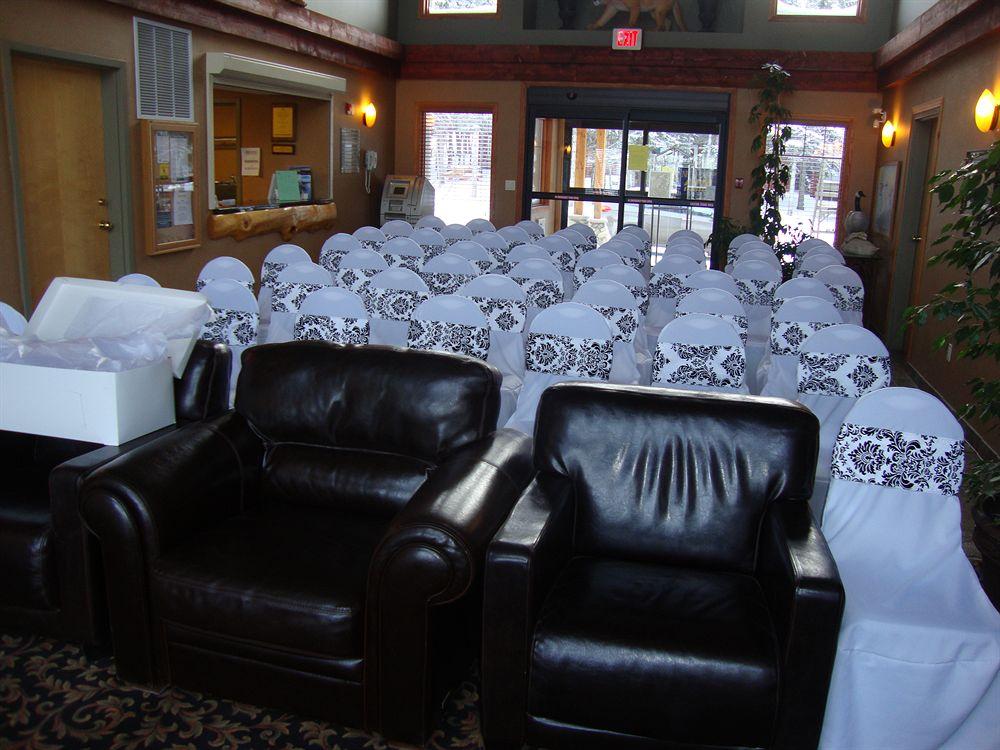 Elkwater Lake Lodge & Resort by null