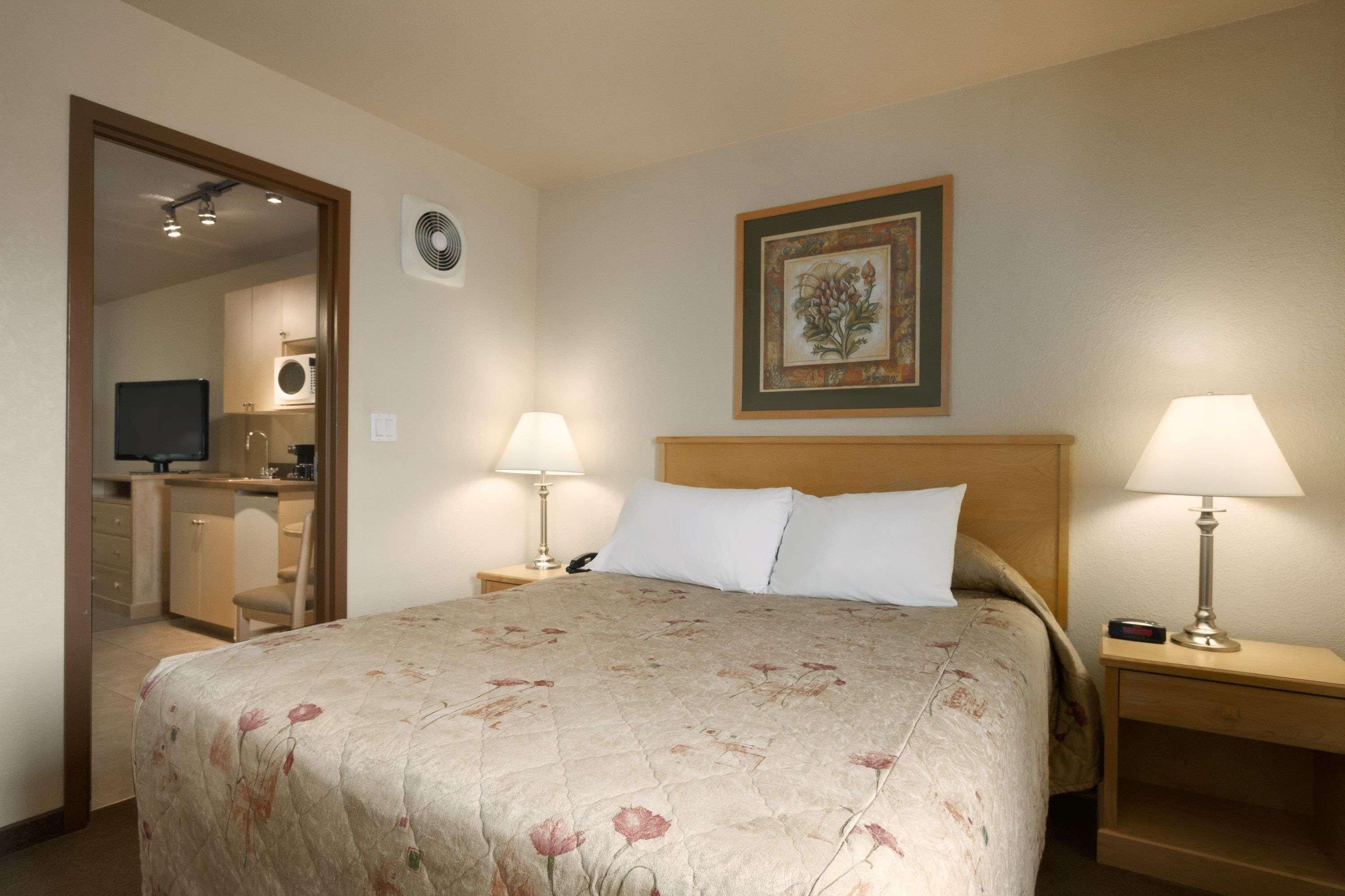 Super 8 By Wyndham Dawson Creek