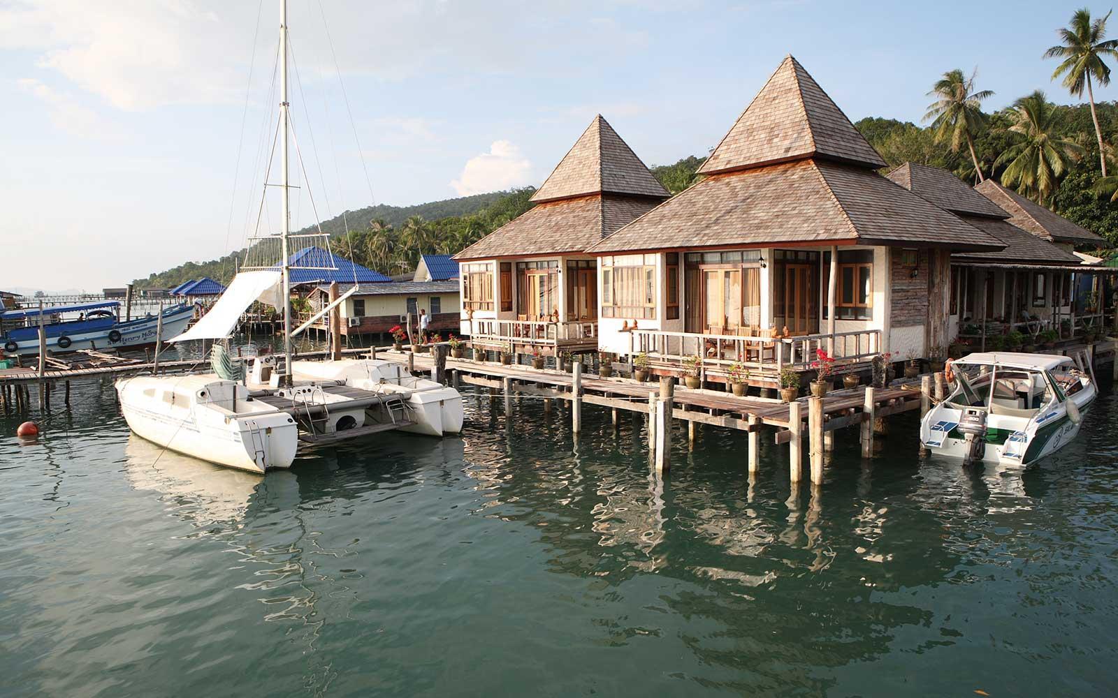 Salakphet Resort
