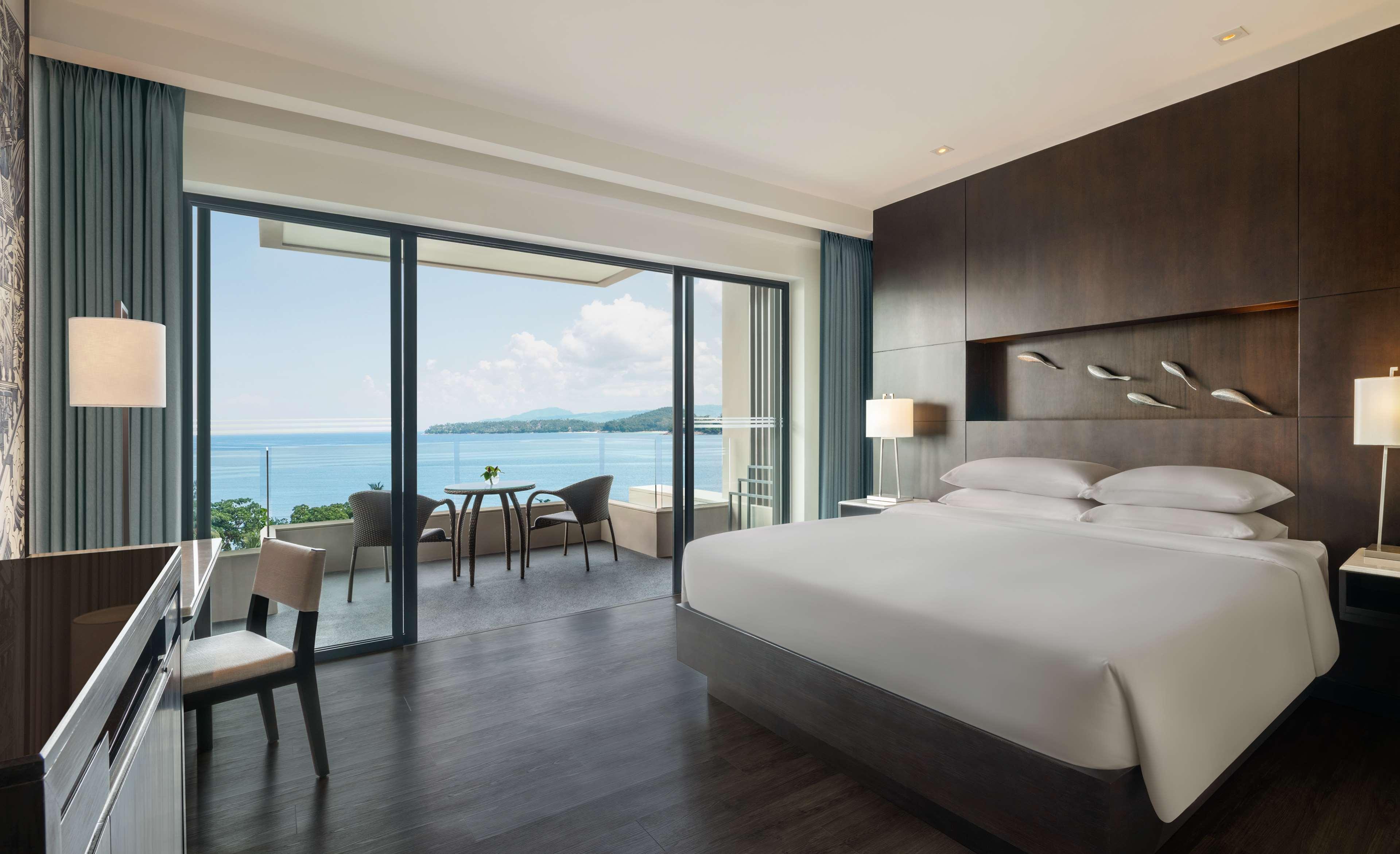 Hyatt Regency Phuket Resort...