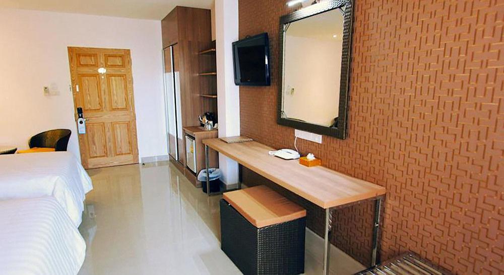 Roseate Hotel