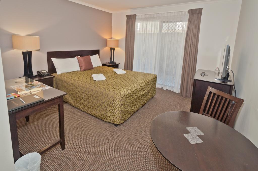 Redcliffe Motor Inn