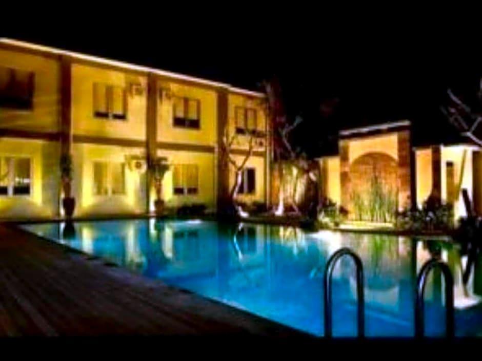 Grand Royal BIL Hotel