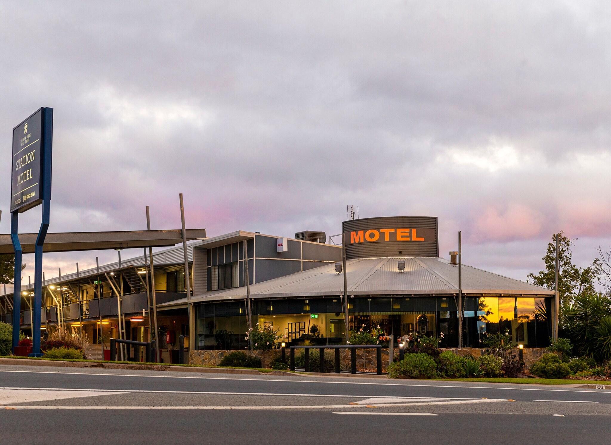 Station Motel by null