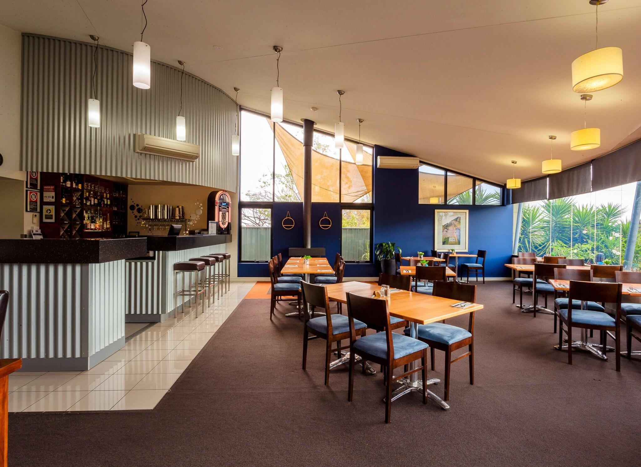 Station Motel by null