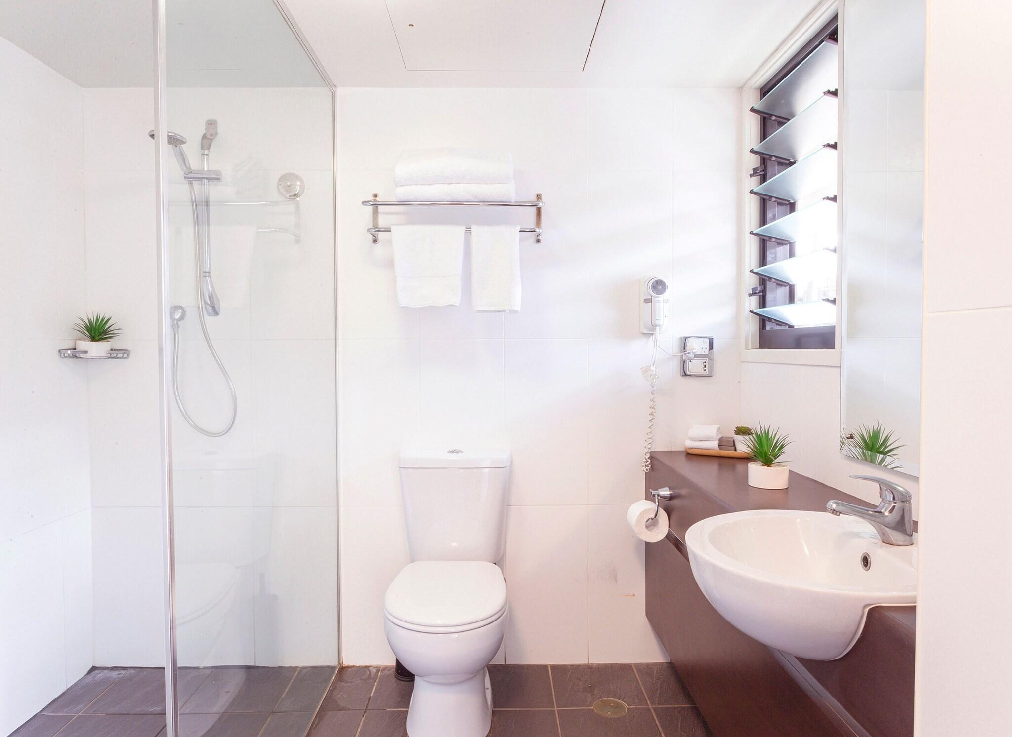 Station Motel by null